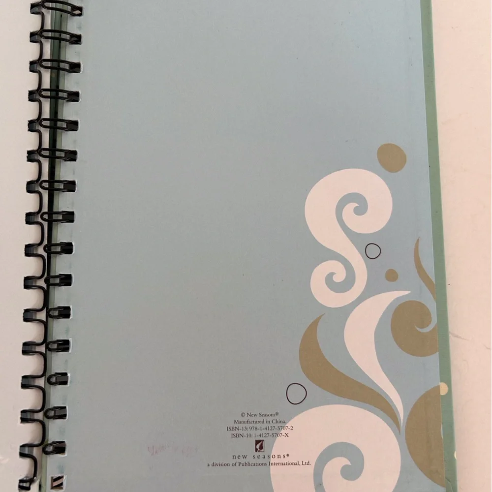NEW SEASONS DECORATED JOURNAL NWT